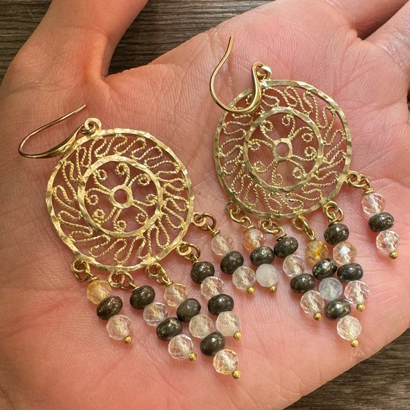 Handmade gemstone filagree earrings. - Picture 4 of 8